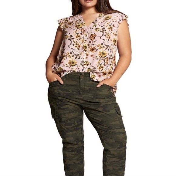 Sanctuary Curve Blush Pink Floral Blouse - Picture 4 of 12